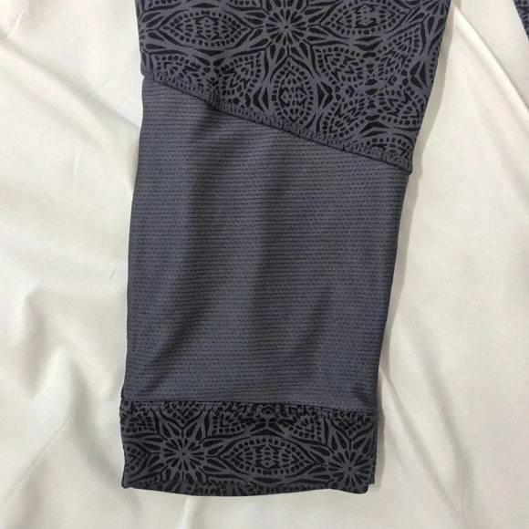 Athleta Printed Bare To Run Knicker, Color Asphalt Starfruit Size XS - Picture 10 of 15